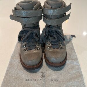 Brunello Cucinelli  snow/ hiking boots. Size 38. Grey/silver/ light brown.